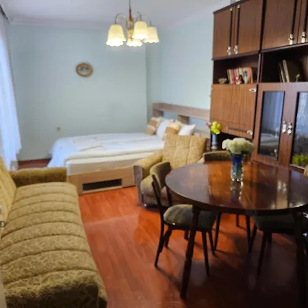 Affordable 3br Near Centre Apartament *